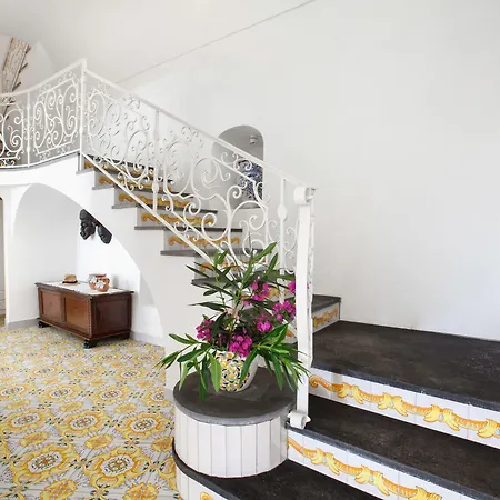 Estate4home - Field Positano